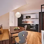 Waldfunkeln Aparthotel 4*